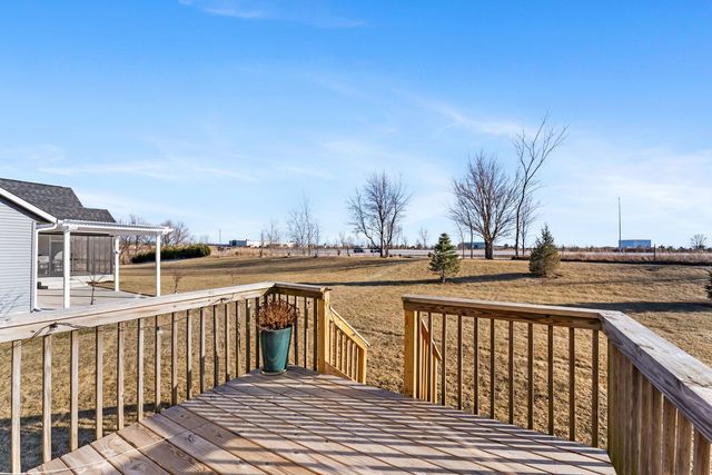 722 Prairie Meadow Drive 0, Blue Grass, IA 52726