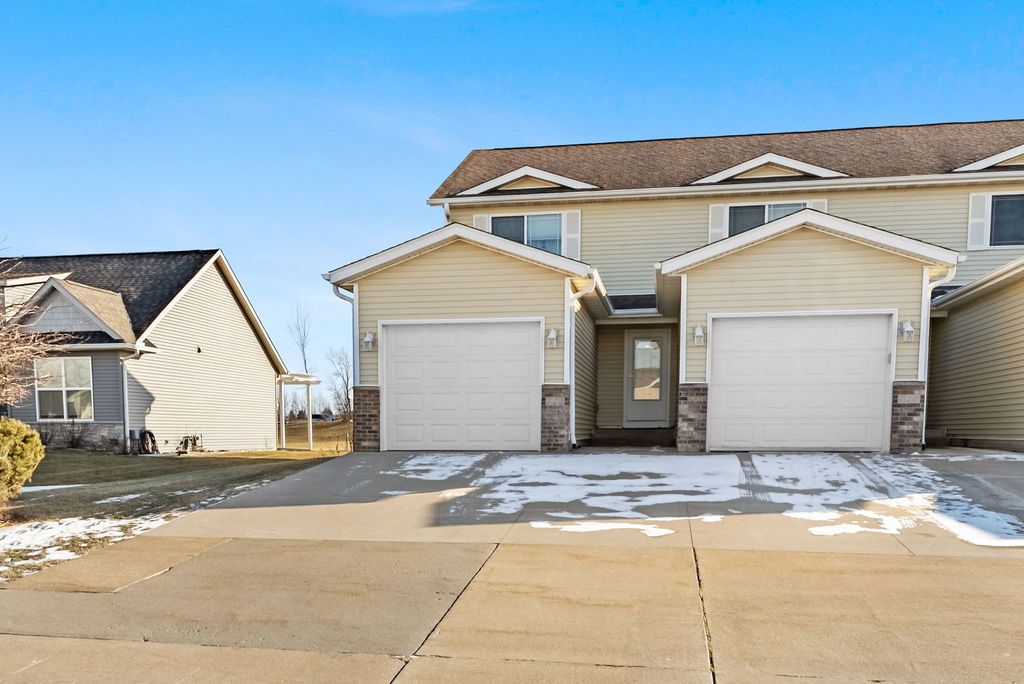 722 Prairie Meadow Drive 0, Blue Grass, IA 52726