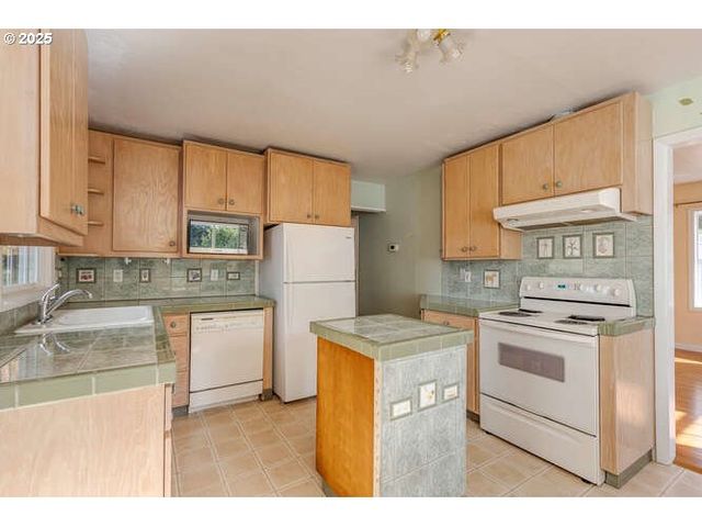 4101 Ne TERRACE Dr, Newberg, OR 97132