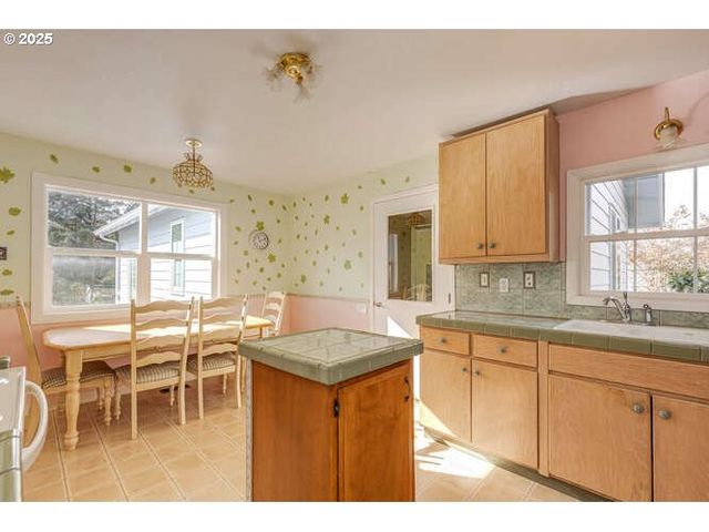 4101 Ne TERRACE Dr, Newberg, OR 97132