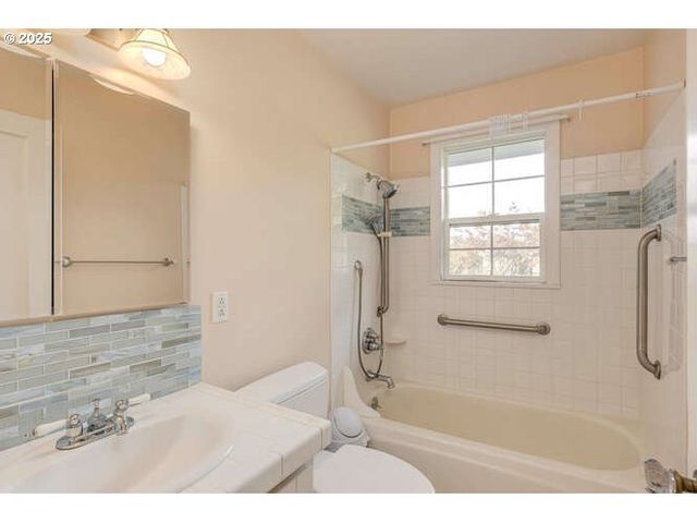 4101 Ne TERRACE Dr, Newberg, OR 97132