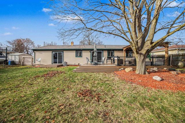 9855 Elmwood Drive, Tittabawassee Twp, MI 48623