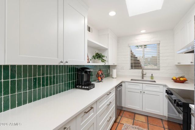 3036 N 32ND Street 303, Phoenix, AZ 85018