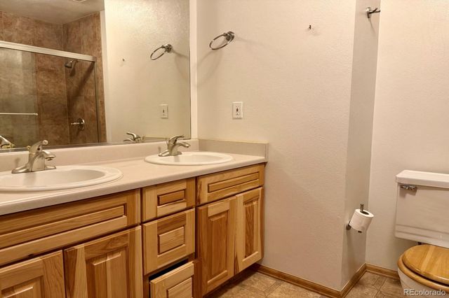 1114 S Oakland Street, Aurora, CO 80012