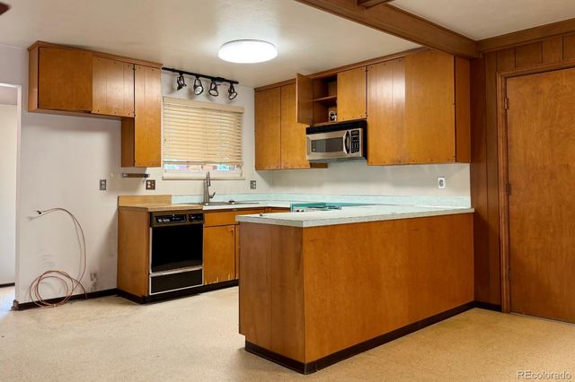 1114 S Oakland Street, Aurora, CO 80012