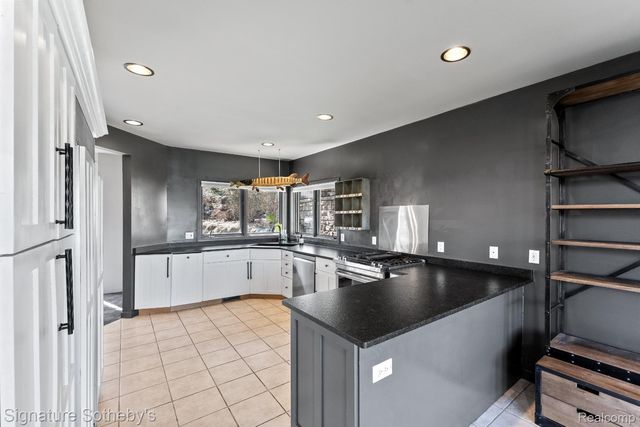 1745 Ridge Road, White Lake Charter Township, MI 48383