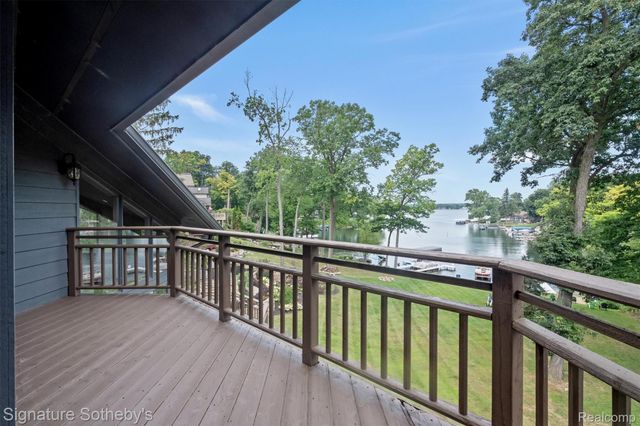 1745 Ridge Road, White Lake Charter Township, MI 48383