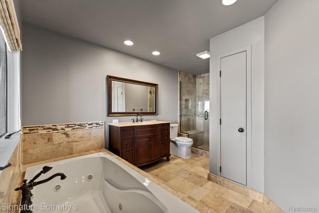 1745 Ridge Road, White Lake Charter Township, MI 48383