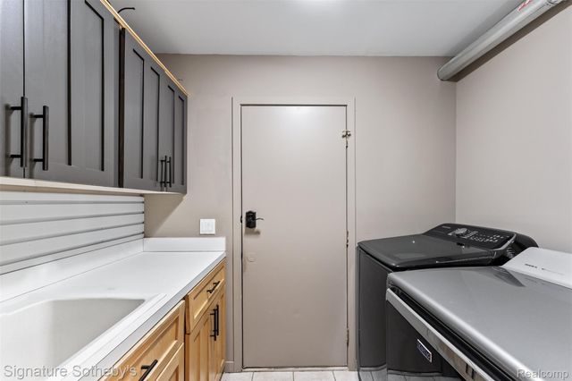 1745 Ridge Road, White Lake Charter Township, MI 48383