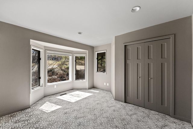 1745 Ridge Road, White Lake Charter Township, MI 48383