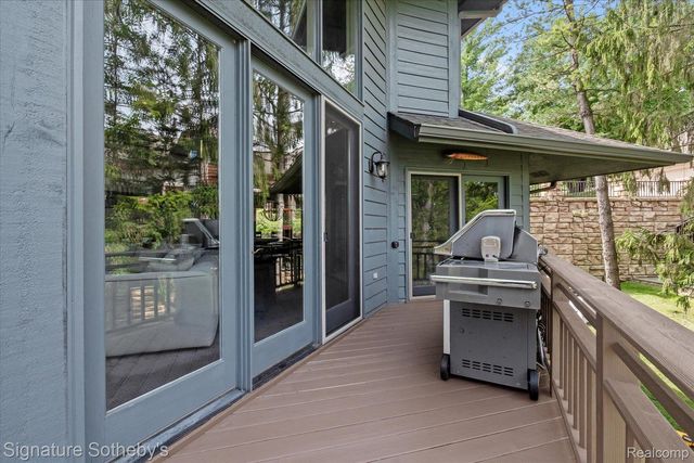 1745 Ridge Road, White Lake Charter Township, MI 48383