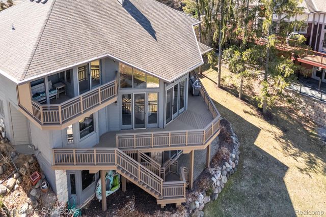 1745 Ridge Road, White Lake Charter Township, MI 48383