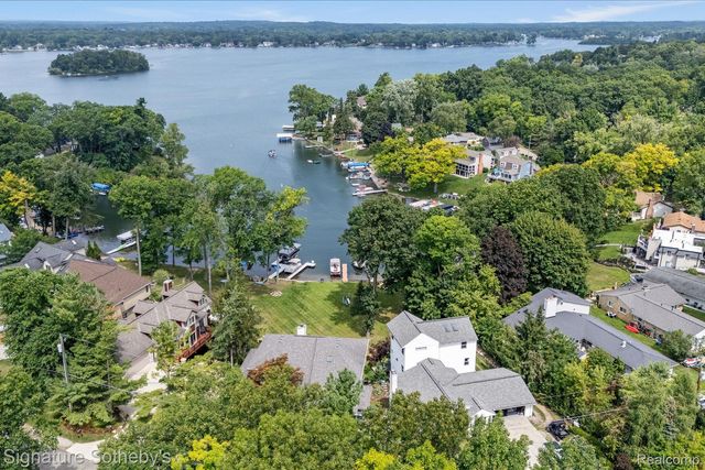 1745 Ridge Road, White Lake Charter Township, MI 48383