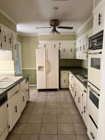 3000 Watson Dr., Hattiesburg, MS 39401