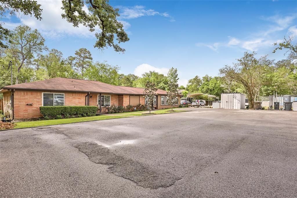 5302 Treaschwig Road, Spring, TX 77373