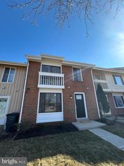 2206 FREAR PL, Herndon, VA 20170