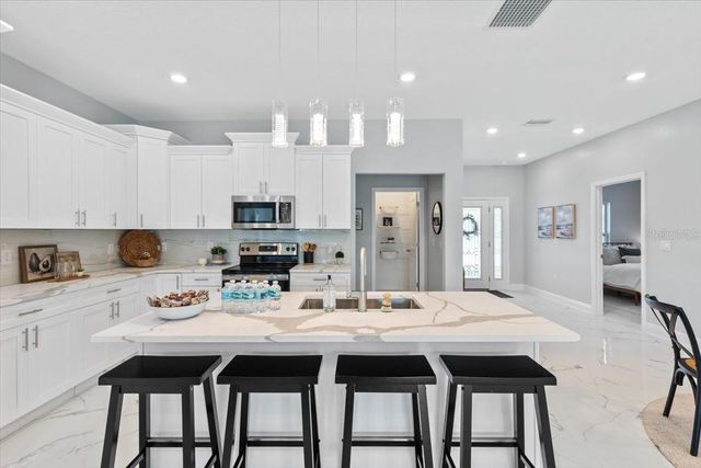 6605 24TH AVE AVENUE S, Tampa, FL 33619