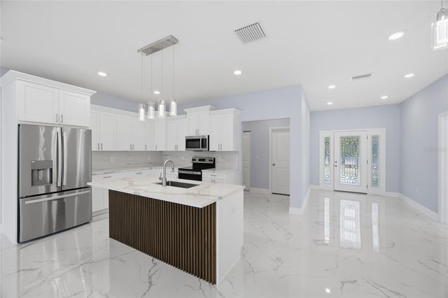 6605 24TH AVE AVENUE S, Tampa, FL 33619