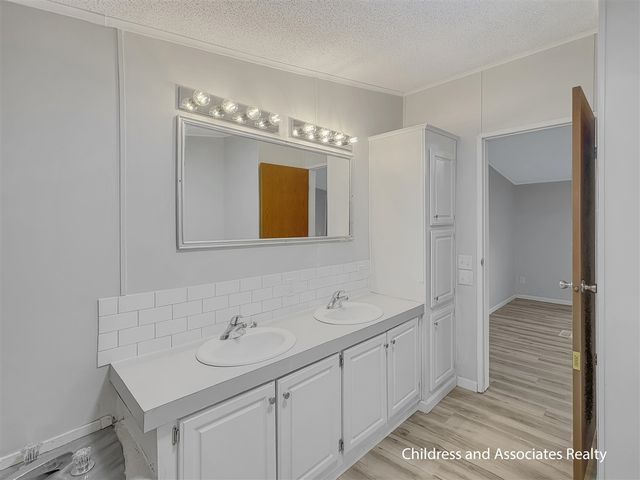 1491 Red Oak Lane, Belmont, MI 49306