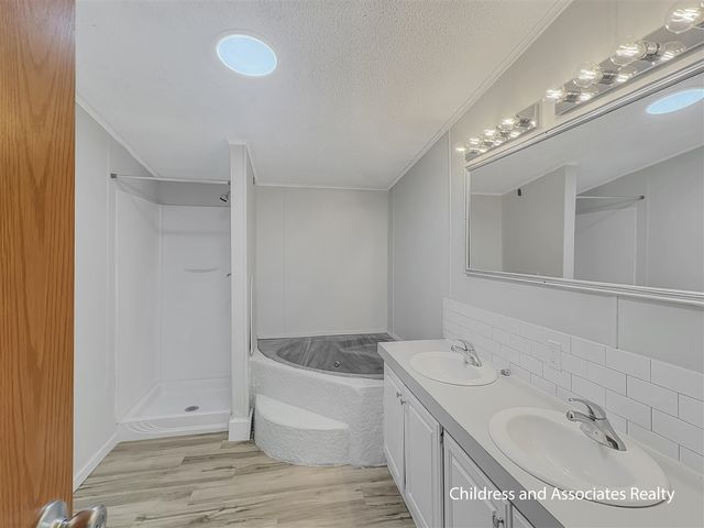 1491 Red Oak Lane, Belmont, MI 49306