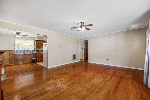 10 Frog Avenue, Manchester, KY 40962