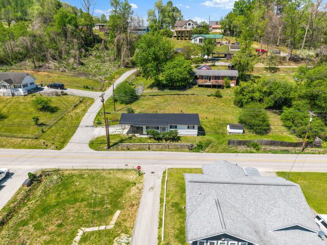 10 Frog Avenue, Manchester, KY 40962