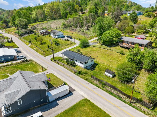 10 Frog Avenue, Manchester, KY 40962