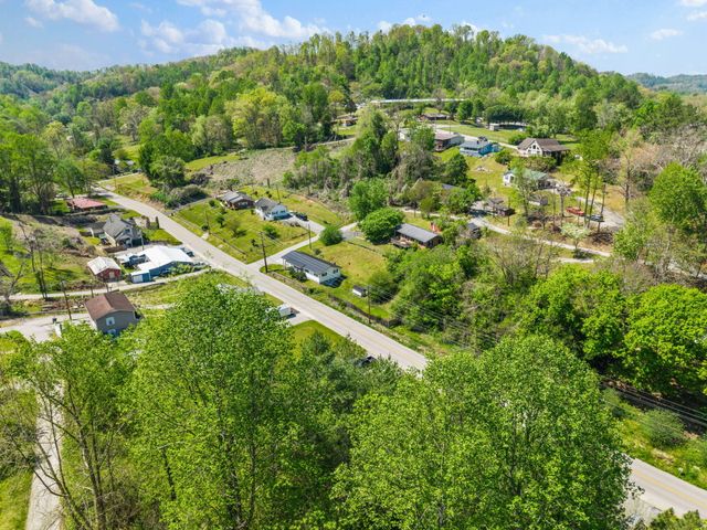 10 Frog Avenue, Manchester, KY 40962