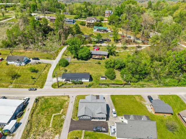 10 Frog Avenue, Manchester, KY 40962