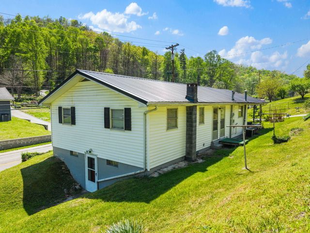 10 Frog Avenue, Manchester, KY 40962