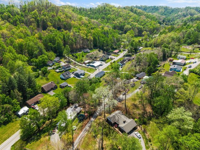 10 Frog Avenue, Manchester, KY 40962