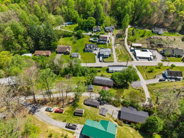 10 Frog Avenue, Manchester, KY 40962