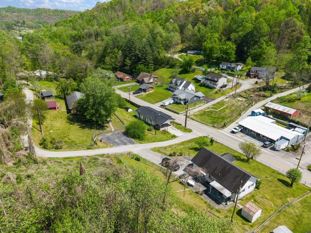 10 Frog Avenue, Manchester, KY 40962