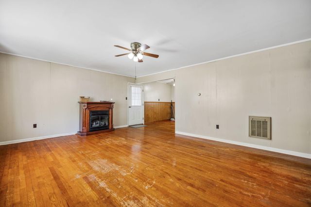 10 Frog Avenue, Manchester, KY 40962