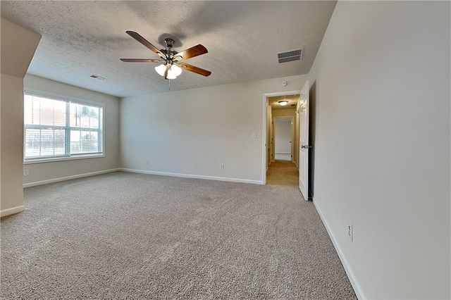 1555 Rose Pointe Drive, Loganville, GA 30052