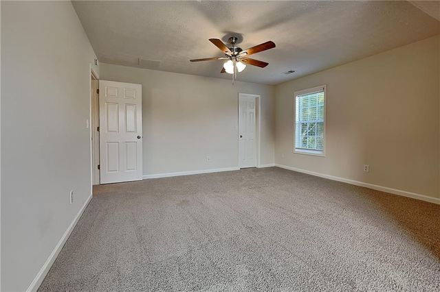 1555 Rose Pointe Drive, Loganville, GA 30052