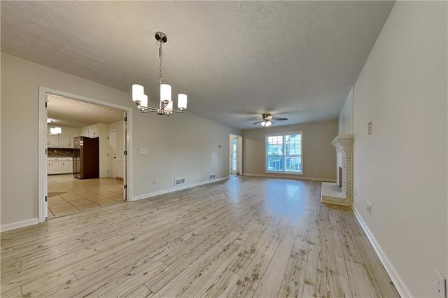 1555 Rose Pointe Drive, Loganville, GA 30052