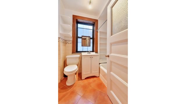311 W 97th St Apt 6W, New York City, NY 10025