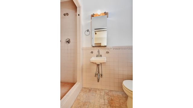 311 W 97th St Apt 6W, New York City, NY 10025