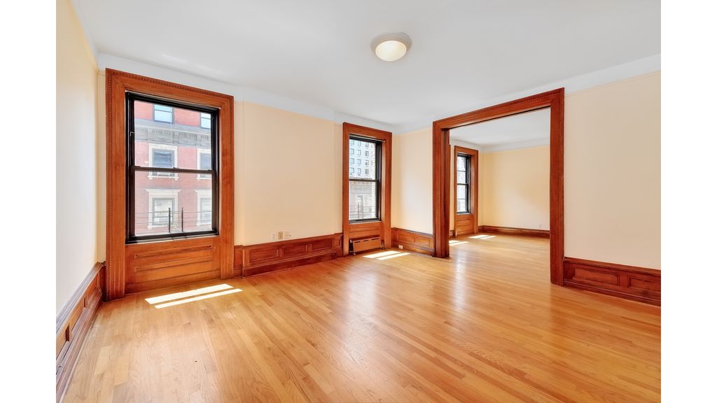 311 W 97th St Apt 6W, New York City, NY 10025