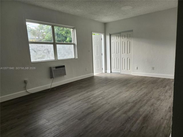 1239 Marseille Drive 4, Miami Beach, FL 33141