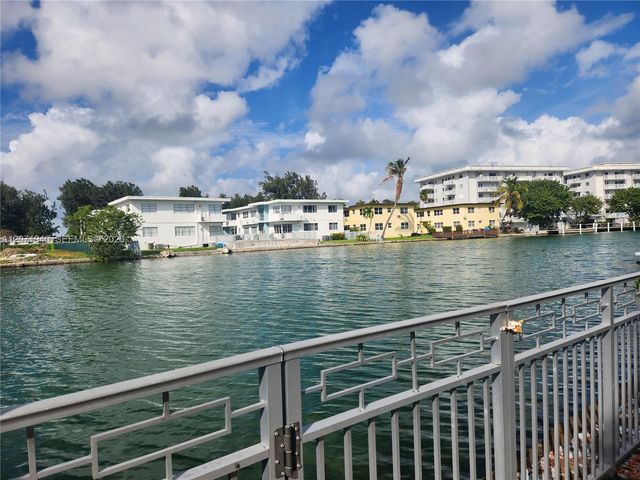 1239 Marseille Drive 4, Miami Beach, FL 33141