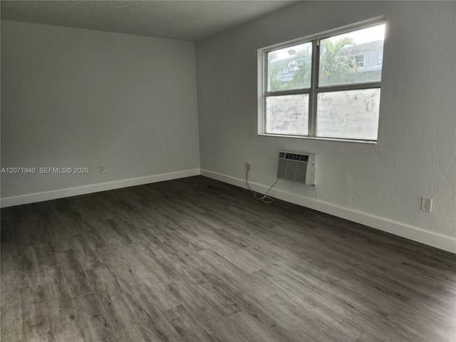 1239 Marseille Drive 4, Miami Beach, FL 33141
