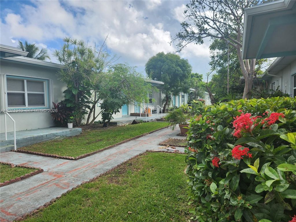 1239 Marseille Drive 4, Miami Beach, FL 33141