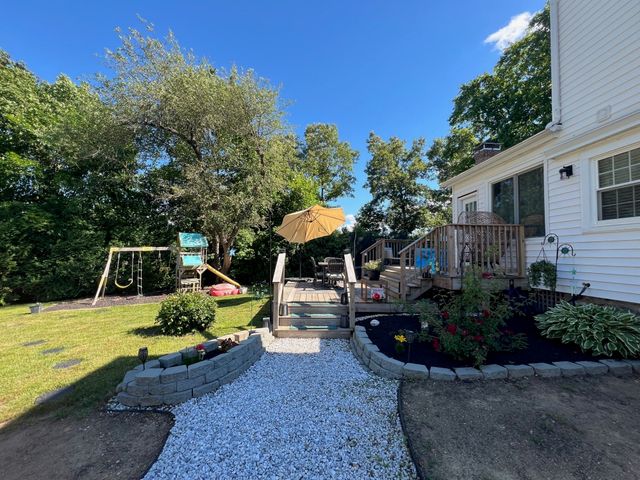 253 Lebanon Hill Rd, Southbridge, MA 01550
