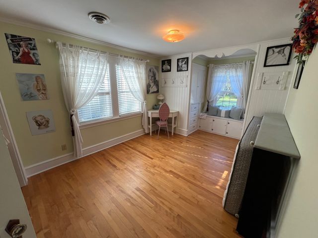 253 Lebanon Hill Rd, Southbridge, MA 01550