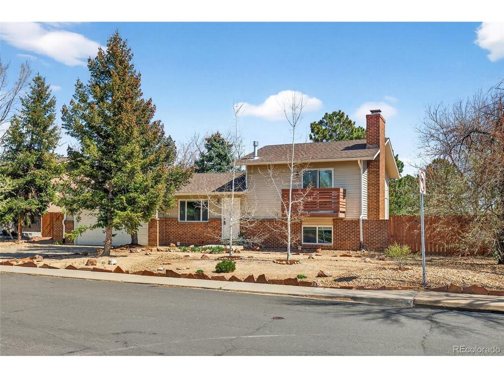 1390 Atlantis Ave, Lafayette, CO 80026