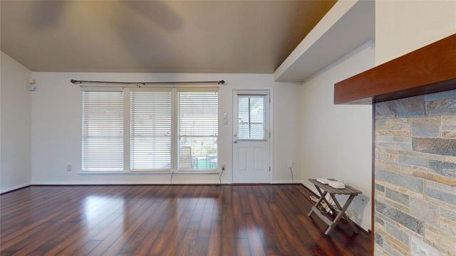 806 N Willow Drive, Houston, TX 77073