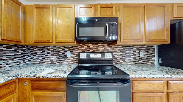 806 N Willow Drive, Houston, TX 77073