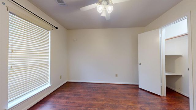 806 N Willow Drive, Houston, TX 77073